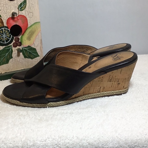 SOFFT SLIP ON LEATHER WEDGES - Picture 4 of 7